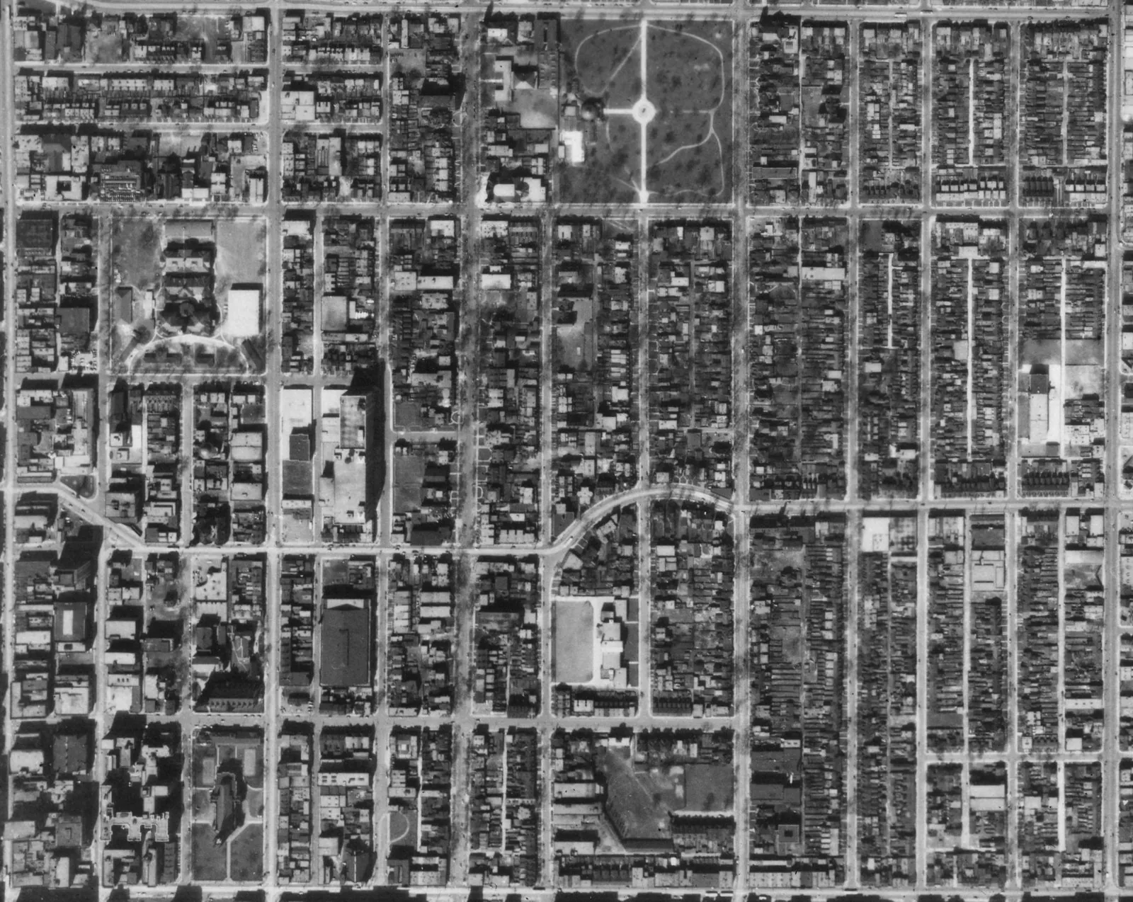 Aerial view of central Toronto, the metropolis covered by the 1966 Metropolitan Toronto Official Plan.