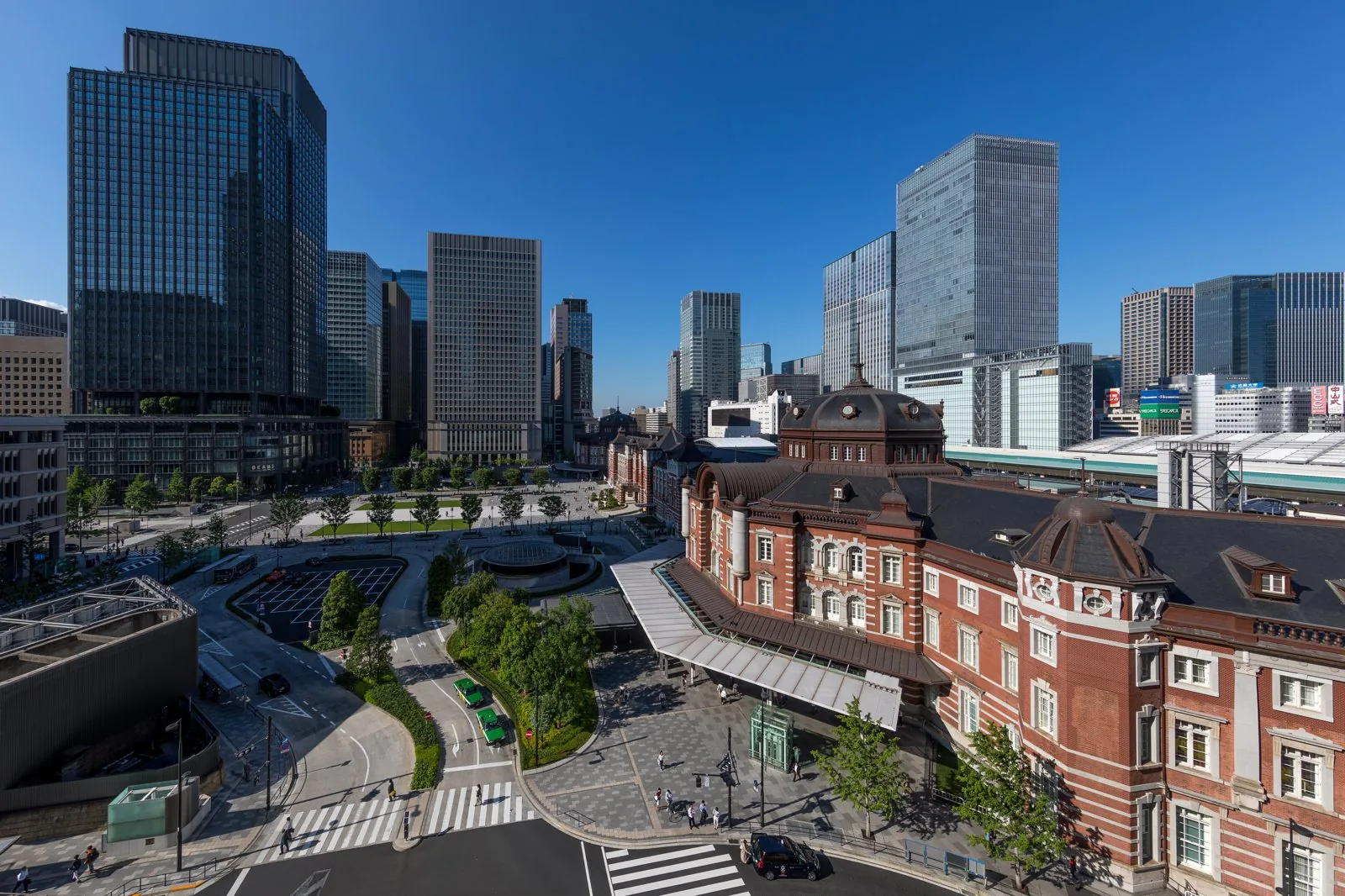 Elevated panoramic view over Tokyo Station and Marunouchi, Tokyo.
