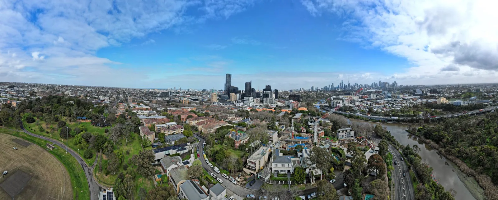 Aerial panorama of South Yarra facing the Melbourne skyline (2023).