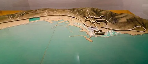 Le Corbusier's Plan Obus for Algiers: the great curving viaduct-city with housing under the motorway, the business district on the cape and the bridge over the Casbah.