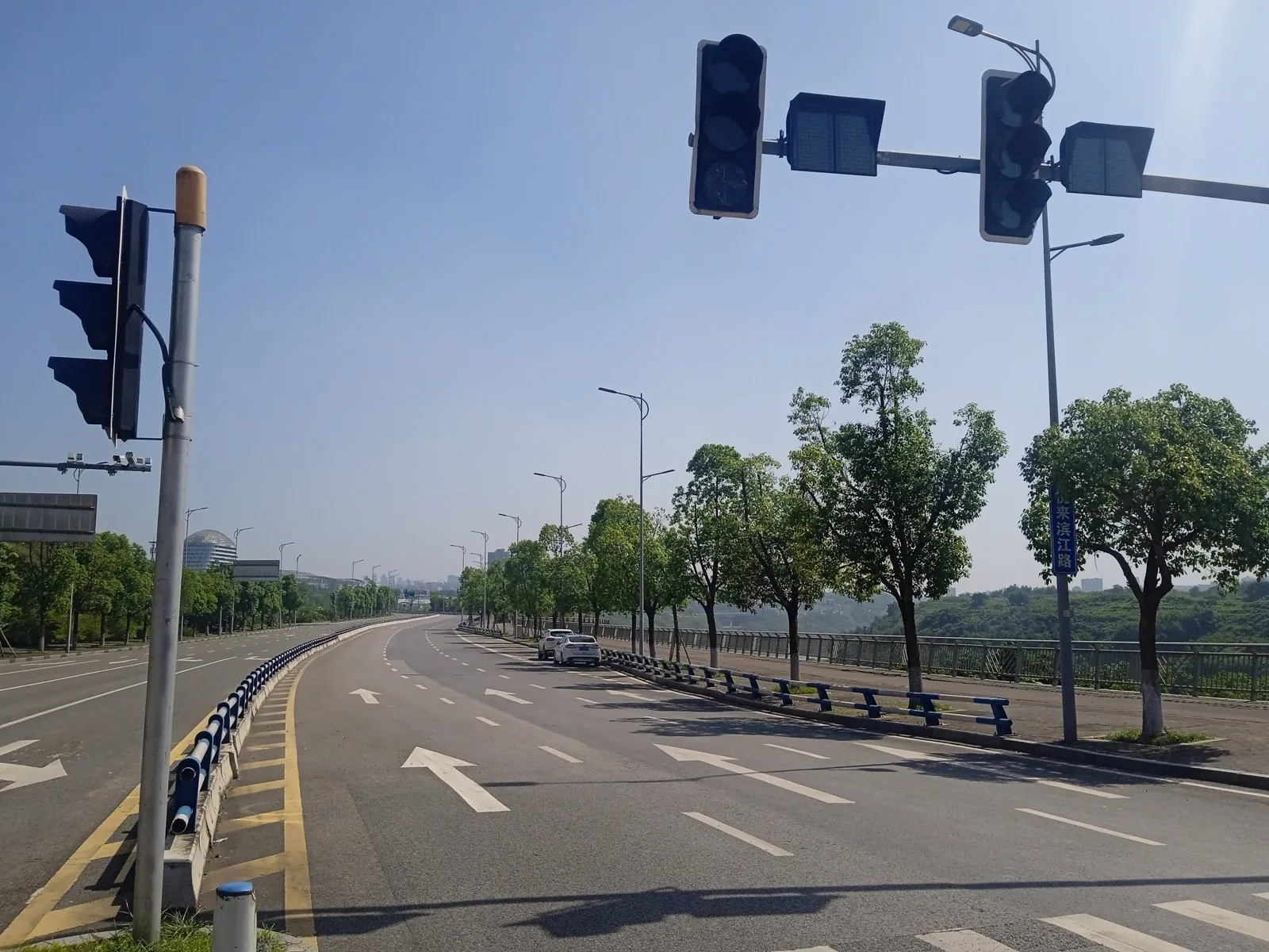Riverside road in Yuelai, Chongqing, the international exhibition new city area.